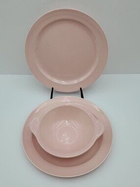 Taylor Smith & Taylor Lu-Ray Pastels Sharon Pink Lunch Plates Lugged Soup Bowl